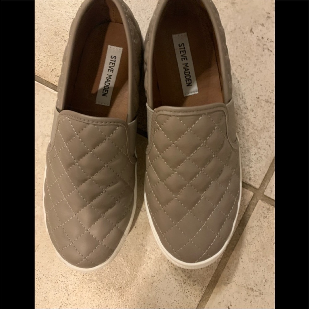 Steve Madden slip o shoes like new.